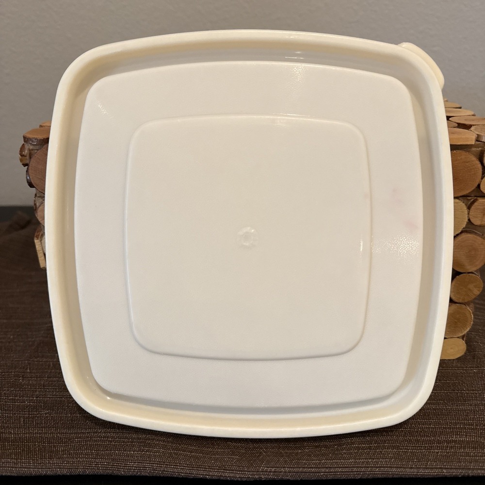 Vintage Rubbermaid Servin Saver #2 Square Lid 0011 Replacement Cover 7" ALMOND